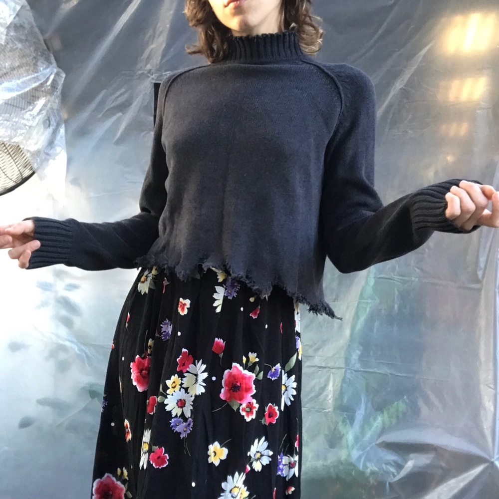 Grunge Cropped 100% Cotton Sweater